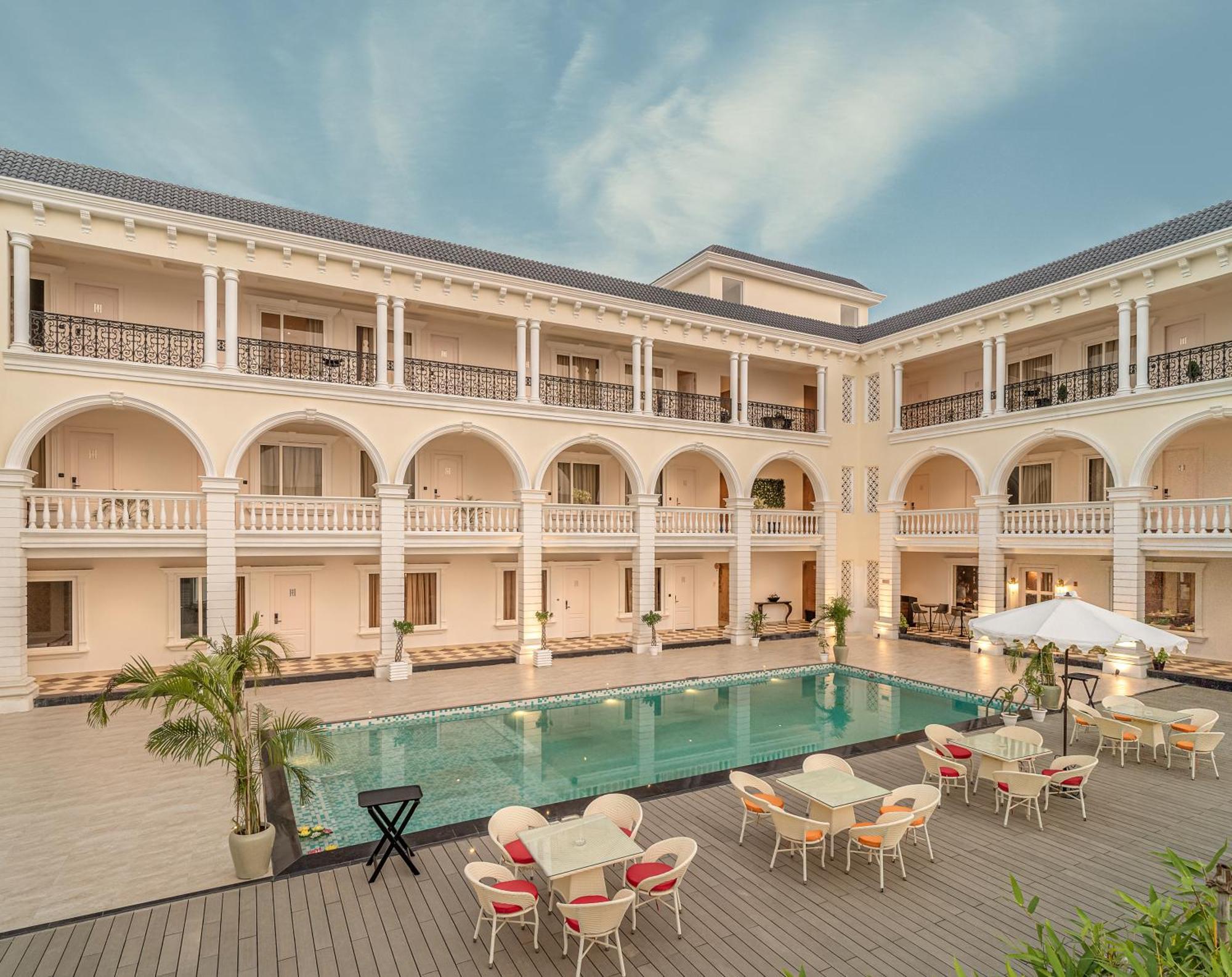 Rudra Imperial Resort Sitapur  Luaran gambar