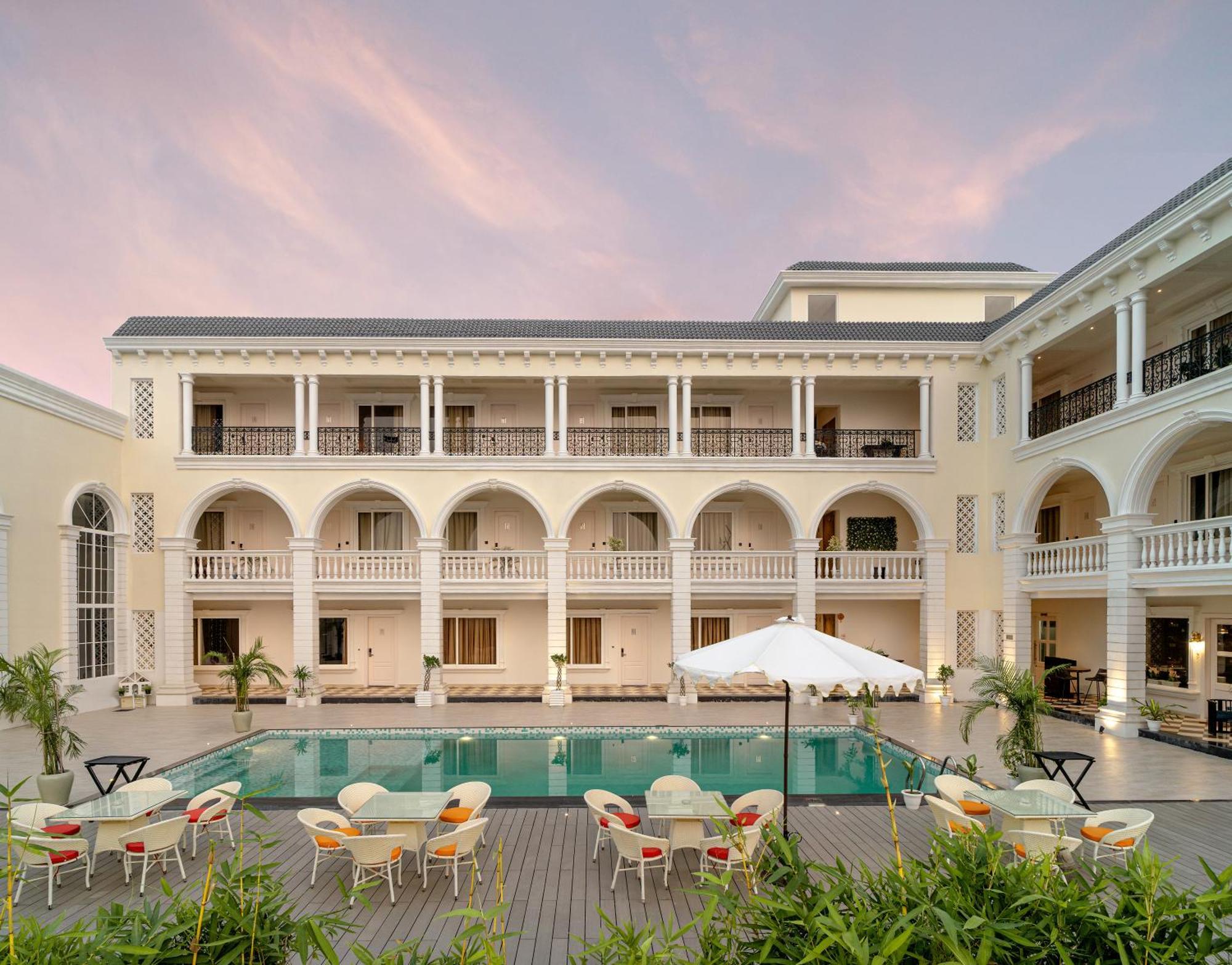 Rudra Imperial Resort Sitapur  Luaran gambar